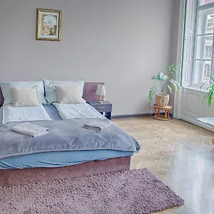 basilica-apartment-budapest-1065.inbudapesthotels.com/